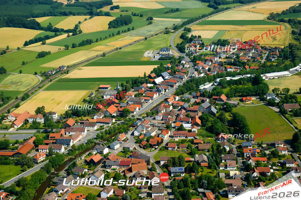 Die Luftaufnahme Neukenroth - Stockheim wurde vom UL-Flugzeug (keine Drohne) aus fotografiert.Hohe Druck- Auflösung-die Geschenkidee!