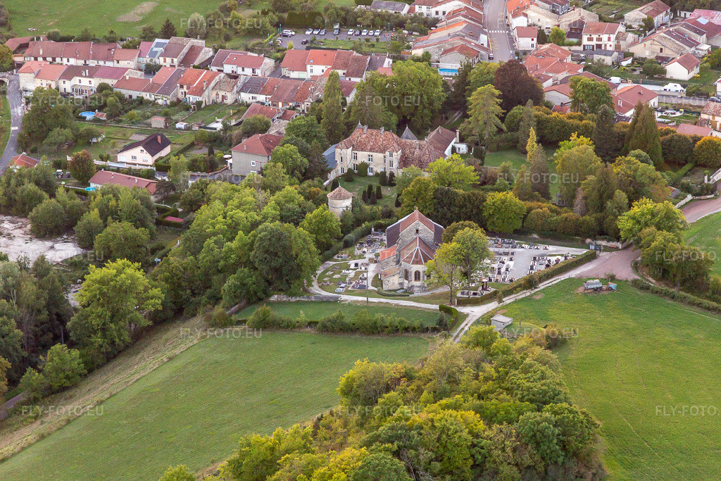 Vue aérienne: Château Noncourt à Noncourt-sur-le-Rongeant dans le département Haute Marne, France – .Photo: IMG_134345.jpg prise le 03/09/2022 par Werner Riehm/FLY-FOTO.eu – Résolution de l'original: 5472 x 3648 px