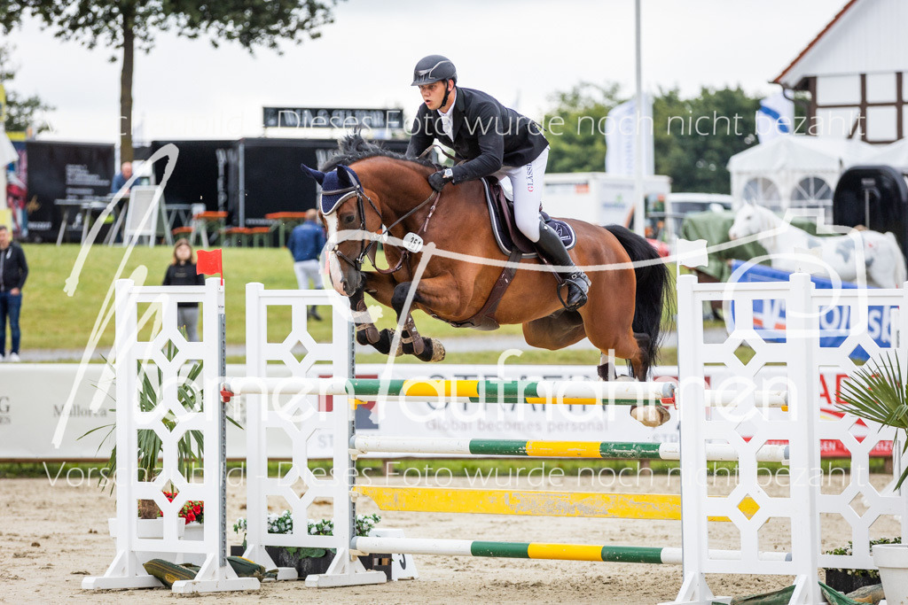 BHO-2PhSpr-M-261 | MomenTaufnahmen Pferdesportfotos