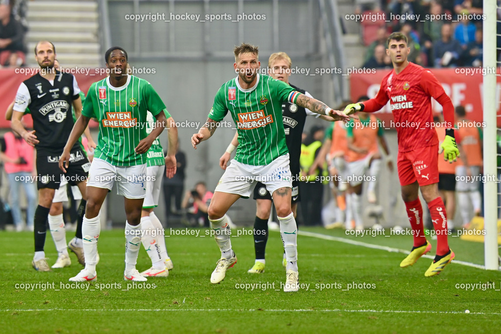 SK Puntigamer Sturm vs. SK Rapid Wien Siegerehrung, Impressionen | #9 Guido Burgstaller SK Rapid, #45 Niklas Hedl SK Rapid, #15 Terence Kongolo SK Rapid, SK Puntigamer Sturm vs. SK Rapid Wien Siegerehrung, Impressionen, SK Puntigamer Sturm vs. SK Rapid Wien Siegerehrung, Impressionen am 01.05.2024 in Klagenfurt (Wörthersee Stadion ), Austria, (Photo by Bernd Stefan)