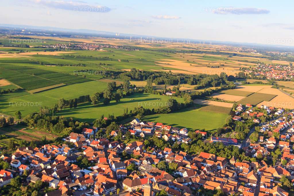 Luftbild: Rennbahn im Ortsteil Billigheim in Billigheim-Ingenheim im Bundesland Rheinland-Pfalz in Deutschland. Foto: IMG_51115.jpg vom 22.07.2012 durch Werner Riehm/FLY-FOTO.de