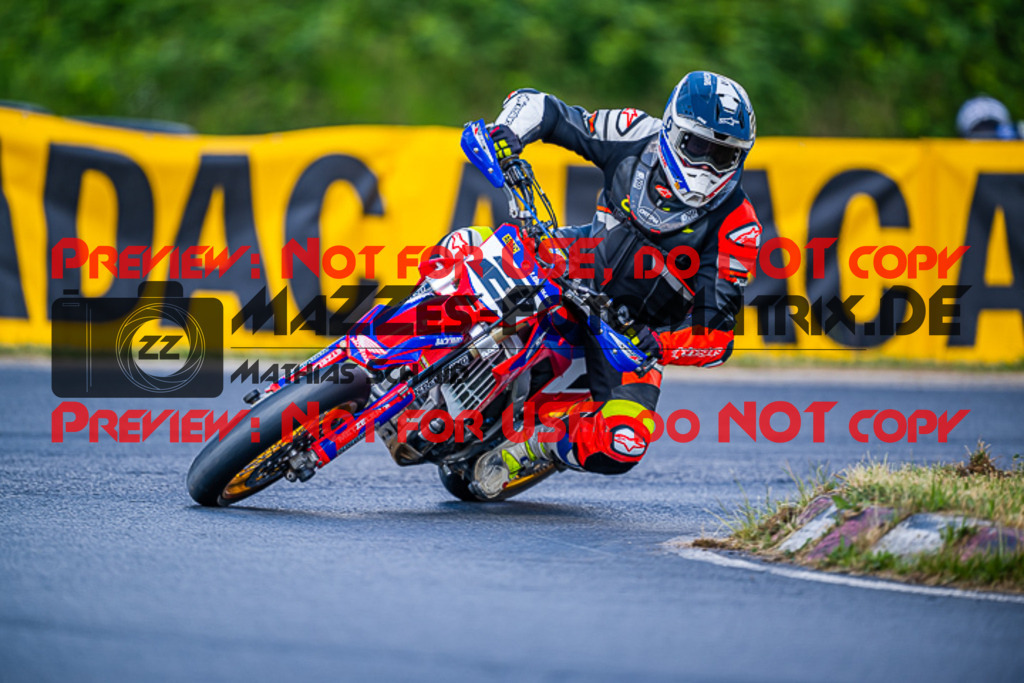 MaZZes_FotoMatrix_220528_1942 | Fotograf Mathias Schmid
Sportfotograf,
Eventfotograf,
Hochzeitsfotograf,
Portraitfotograf