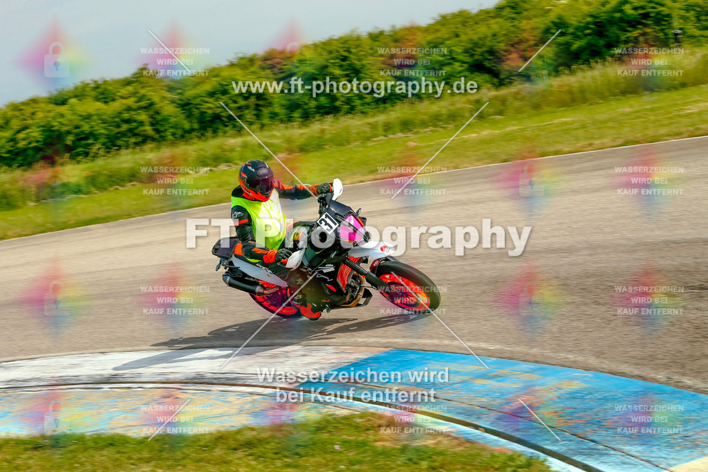 _MOT1124 | Hier findet Ihr Bilder von Touristenfahrten auf der Nürburgring Nordschleife oder von anderen Veranstaltungen die ich besucht habe. Viel Spass beim Durch Schauen 