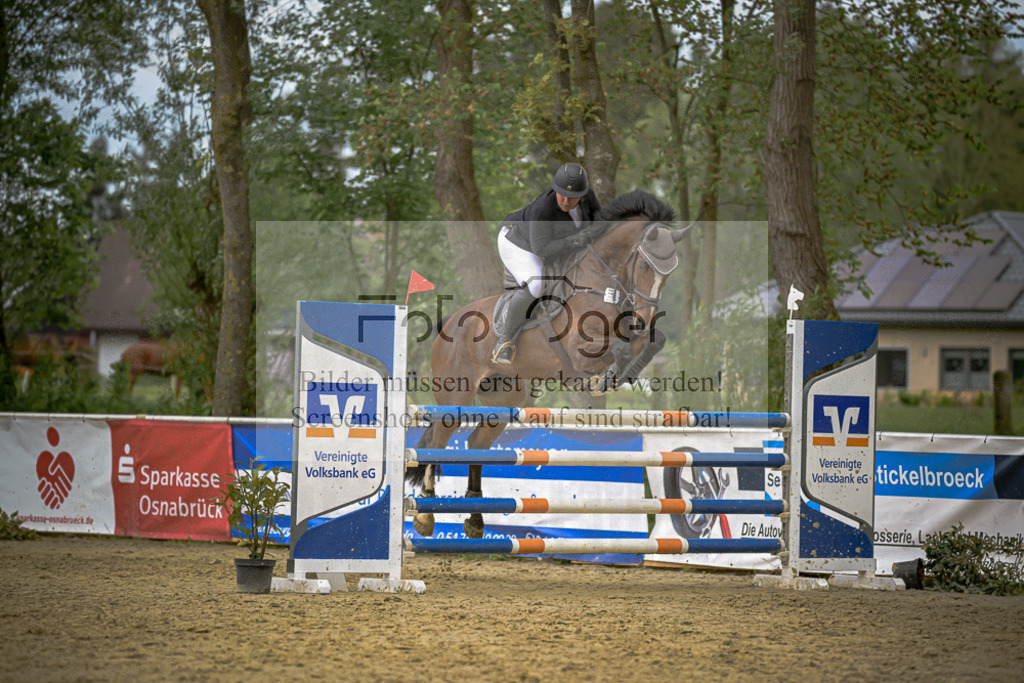 20240505-DOS_0822 | Entdecke hochwertige Reitturnierfotos von Foto Oger. Professionell, emotional und authentisch – jetzt Lieblingsmomente im Shop bestellen.Deutschlandweite Turnierfotografie. - Realisiert mit Pictrs.com