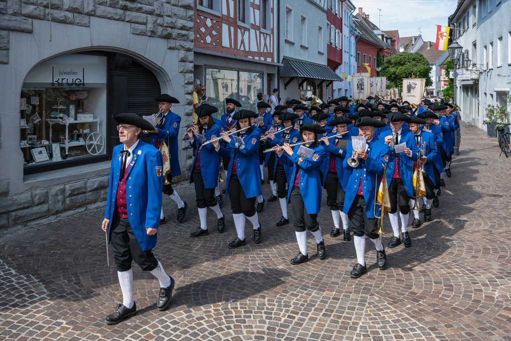 Radolfzellbilder_0478 | Prozession durch die Radolfzeller Altstadt am Hausherrensonntag - Realisiert mit Pictrs.com