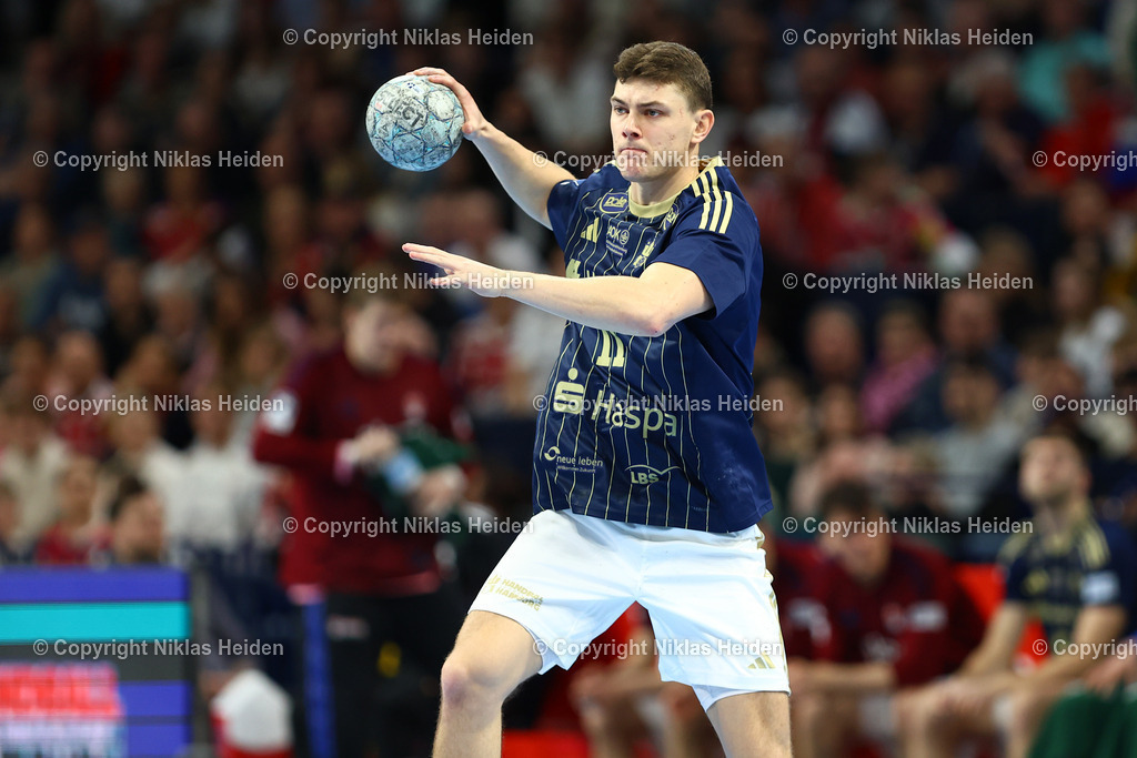 NH_HSVHamburg_FüchseBerlin_HandballBundesliga_23122025 | #11 Nicolaj Jörgensen (Handball Sport Verein Hamburg)Handball I Herren I Bundesliga (Daikin HBL) I Saison 2025-2026 I 24. Spieltag I Handball Sport Verein Hamburg - Füchse Berlin I 23.12.2025 I Barclays Arena