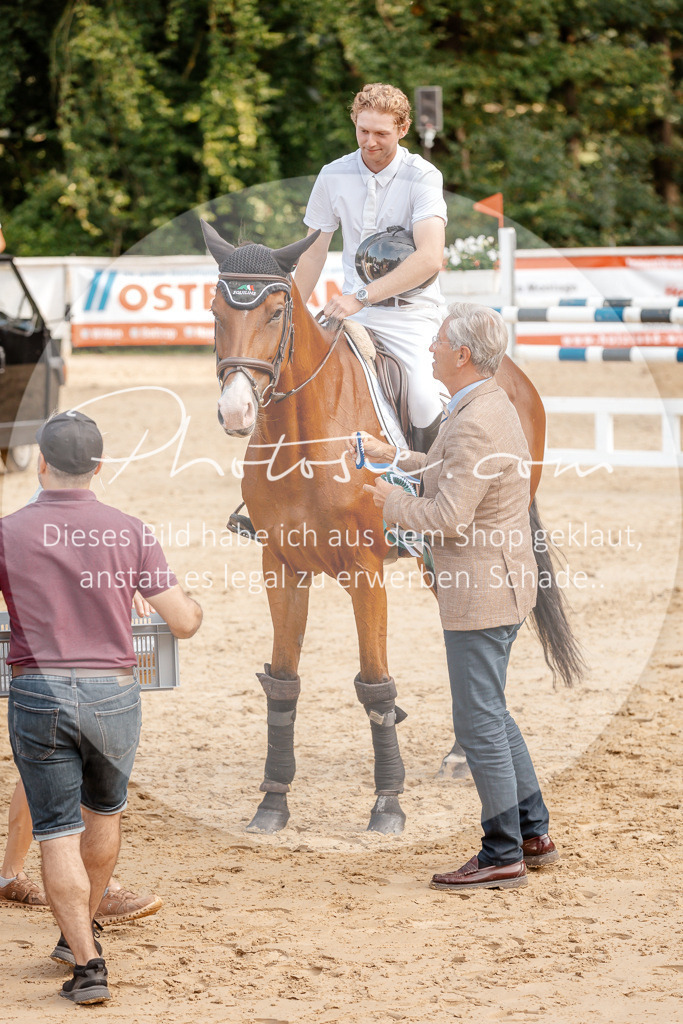 3I6A5315 | Stimmungsvolle Portraits und Reitsportfotografie im Ruhrgebiet und im Münsterland.

Pferdefotografie, Hundefotografie, Tierfotografie, Reportagen, Portraits von Tier und Mensch, Turnierfotografie in Bochum, Recklinghausen, Marl, Haltern am See, Dülmen.. - Realisiert mit Pictrs.com