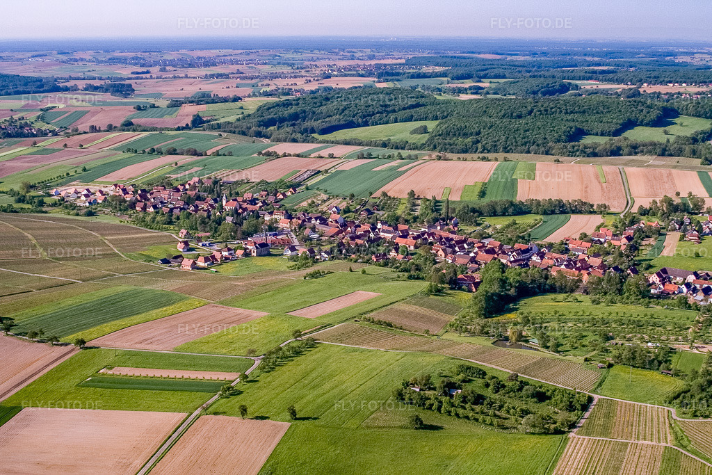 Luftbild: Ortsansicht aus Norden in Cleebourg im Bundesland Bas-Rhin in Frankreich. – Foto: IMG_10794.jpg vom 12.05.2008 durch Werner Riehm/FLY-FOTO.de – Auflösung des Originals: 3187 x 2125 px