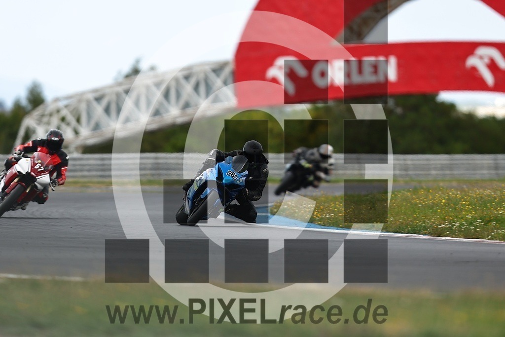 0360-20250822_03091 | Schöne Erinnerungen an spannende Momente - das festzuhalten ist unser Job. PIXELrace.de ist seit 2003 auf den Rennstrecken Europas unterwegs um die Action draußen beim Fahren und die wunderbare Stimmung imm Fahrerlager für euch einzufangen.