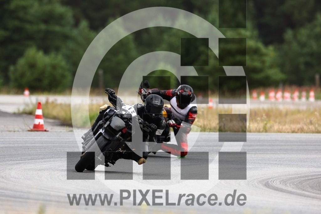 0203-20240704_01168 | Schöne Erinnerungen an spannende Momente - das festzuhalten ist unser Job. PIXELrace.de ist seit 2003 auf den Rennstrecken Europas unterwegs um die Action draußen beim Fahren und die wunderbare Stimmung imm Fahrerlager für euch einzufangen.