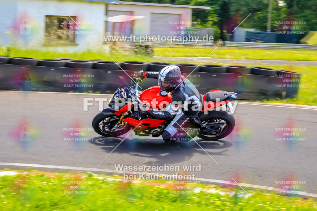 VBK-8043 | Hier findet Ihr Bilder von Touristenfahrten auf der Nürburgring Nordschleife oder von anderen Veranstaltungen die ich besucht habe. Viel Spass beim Durch Schauen 