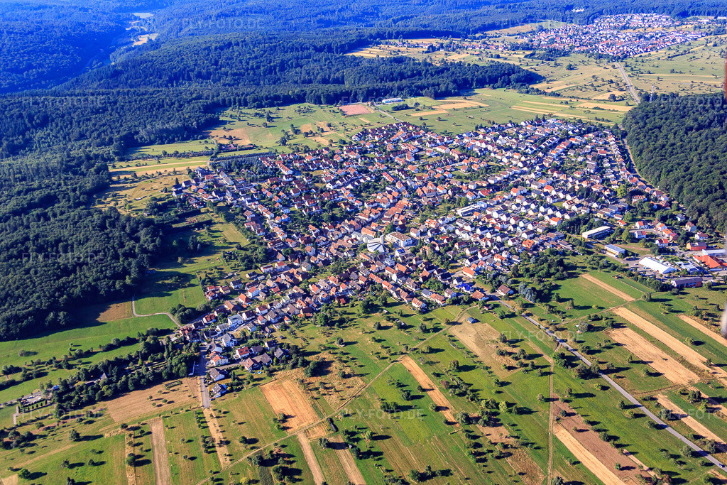 Luftbild: Ortsansicht von Norden im Ortsteil Spessart in Ettlingen im Bundesland Baden-Württemberg in Deutschland. Foto: IMG_083991.jpg vom 26.07.2015 durch Werner Riehm/FLY-FOTO.de