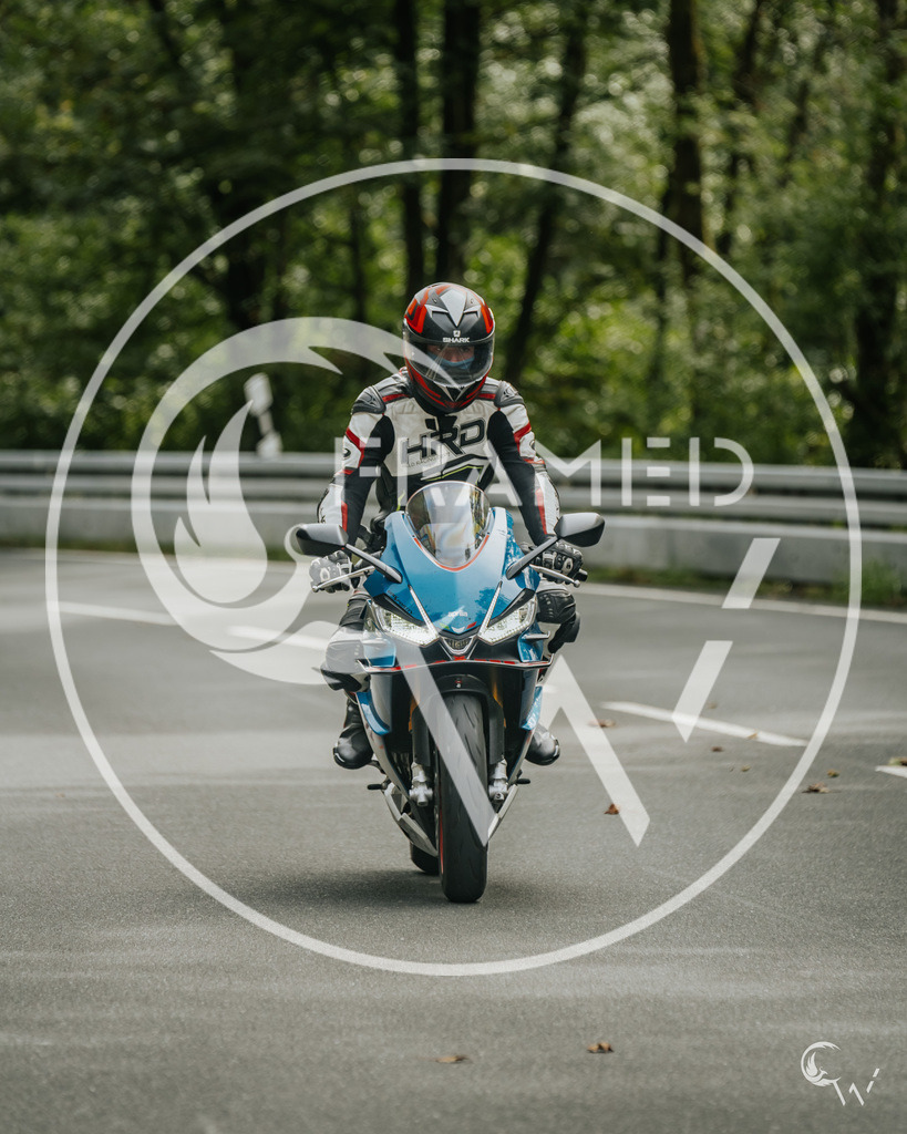 blau Aprilia-2 | cw-framed