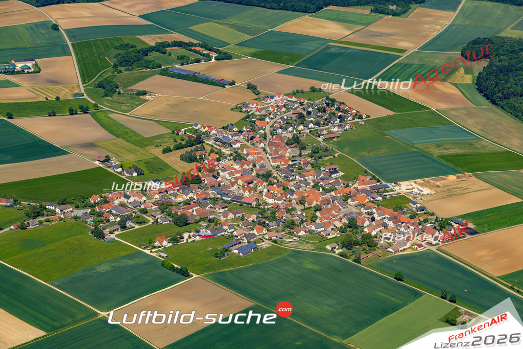 Die Luftaufnahme Mauren - Harburg wurde 2022 vom Flugzeug aus (keine Drohne) erstellt. Hohe Auflösung -für große Poster und Wandbilder geeignet - Garantiert!