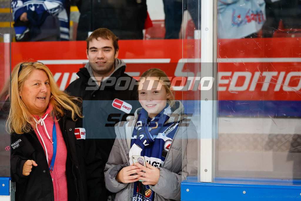 Iserlohn Roosters - Duesseldorfer EG | 
DEL: Iserlohn Roosters - Duesseldorfer EG - Realisiert mit Pictrs.com