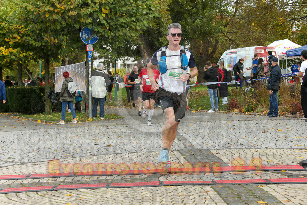 241020_1106_EX1_1045 | Sportfotografie im Rhein-Sieg Kreis, Köln, Bonn, NRW, Rheinland Pfalz, Hessen, etc. Unser Tätigkeitsfeld umfasst den Laufsport vom Volkslauf über den Marathon, Duathlon, Triathon bis zum Ultralauf wie Kölnpfad Ultra oder Schindertrail.