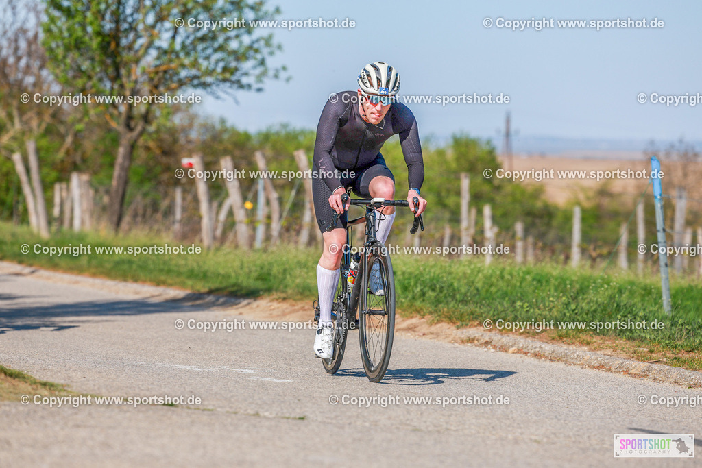 592_AR6_8170 | Neusiedlersee Radmarathon 2026@sportshot_your_pictrs #yourpictures#roadtowm2029 #nrm #neusiedlerseeradmarathon #neusiedlersee #neusiedlerseetourismus #burgenland #mörbisch #nrm26 #burgenlandtourismus #voglundco #poweredbyburgenlandtourismus #radsport #rad #marathon #ucigranfondo #visitburgenland #ucigranfondoworldseries
