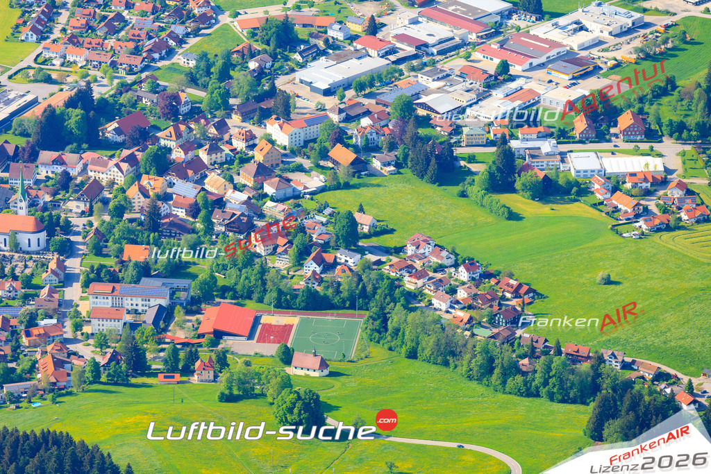 Die Luftaufnahme Weiler-im-allgaeu - Weiler Simmerberg wurde vom UL-Flugzeug (keine Drohne) aus fotografiert.Hohe Druck- Auflösung-die Geschenkidee!