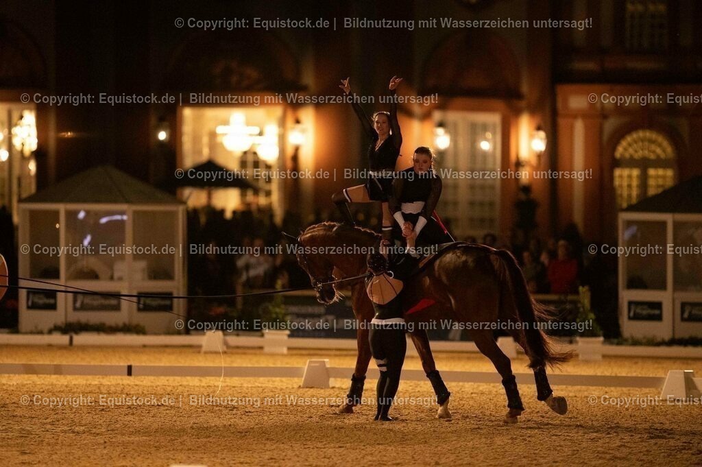 20230527_Voltigieren_NASPA_Flutlicht_1078 | equistock