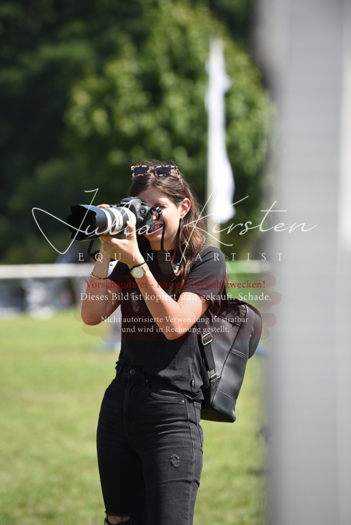 DSC_0130 | Pferde- und Turnierfotografie in Westsachsen. Pferdeportraits, Auftragszeichnungen und intuitive Kunst.