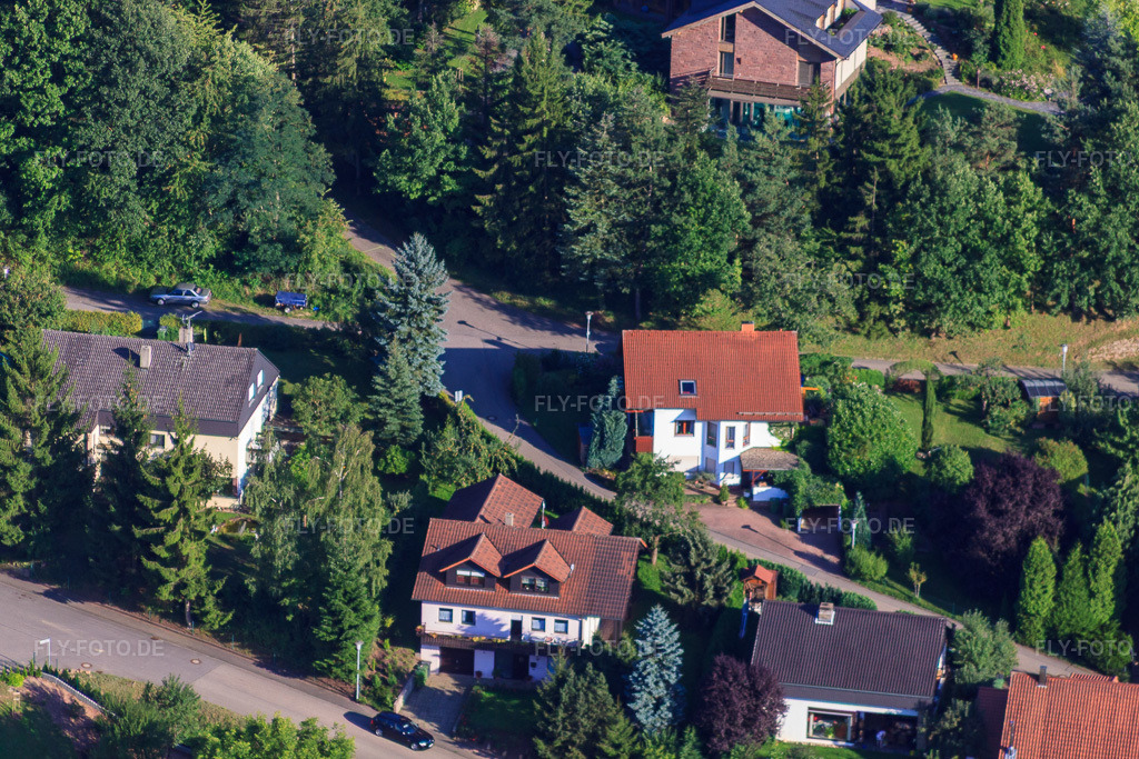 Luftbild: Bergstr im Ortsteil Ellmendingen in Keltern im Bundesland Baden-Württemberg in Deutschland. Foto: IMG_32512.jpg vom 21.08.2010 durch Werner Riehm/FLY-FOTO.de
