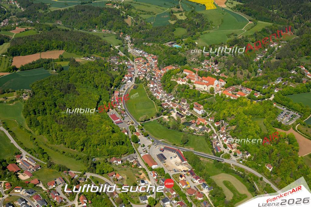 Luftaufnahme der Stadt Kastl - Die Luftaufnahme wurde 2025 vom UL-Flugzeug heraus erstellt ( keine Drohne ) - Hochauflösende Luftaufnahme - für professionelle Ausdrucke geeignet. Die Geschenkidee !Mit Lizenz und Bildrechte bestellbar