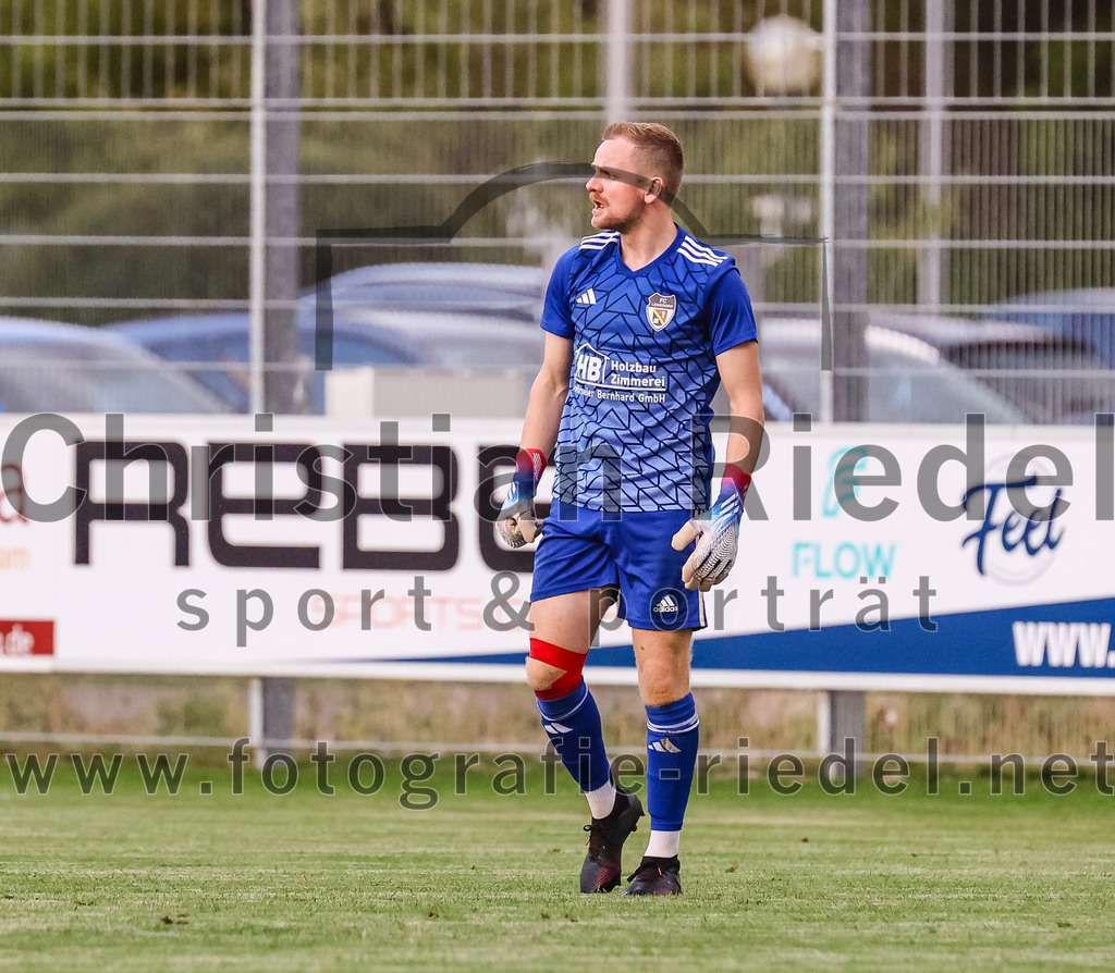 2023-08-25_081_FC_Finsing_gegen_FC_Lengdorf | Finsing, Deutschland, 25.08.2023:
Fußball, Kreisliga 2023 / 2024, 6. Spieltag, FC Finsing gegen FC Lengdorf, Endergebnis: 5:0

Torwart Johannes Preis (FC Lengdorf, #1)

Foto: Christian Riedel / fotografie-riedel.net
