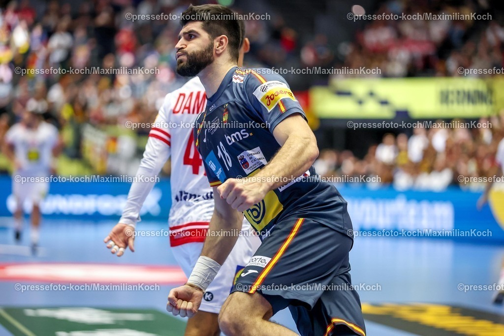 EHF17012601092 | 17.01.2026, Handball, Men's EHF EURO 2026, Österreich - Spanien, Jyske Bank Boxen in Herning, Dänemark, Preliminary Round:  Imanol Garciandia Alustiza (Espania #18) jubelnd