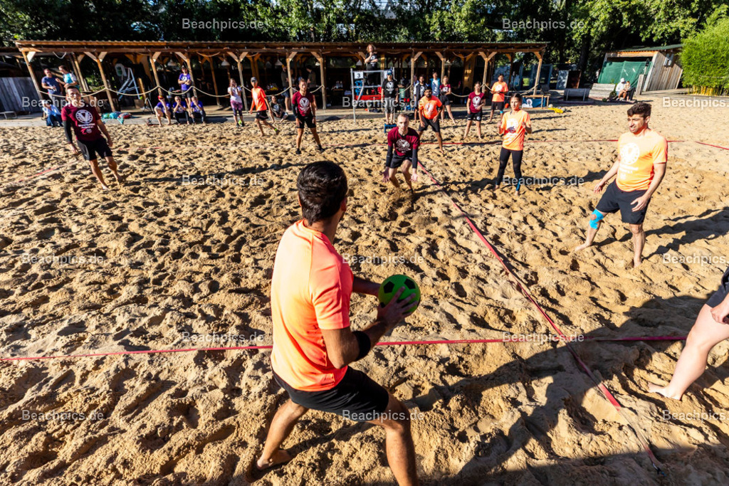 2025-200082204-Strandvölkerball-WM_1 |  23.08.2025; Berlin Foto: Gerold Rebsch - www.beachpics.de