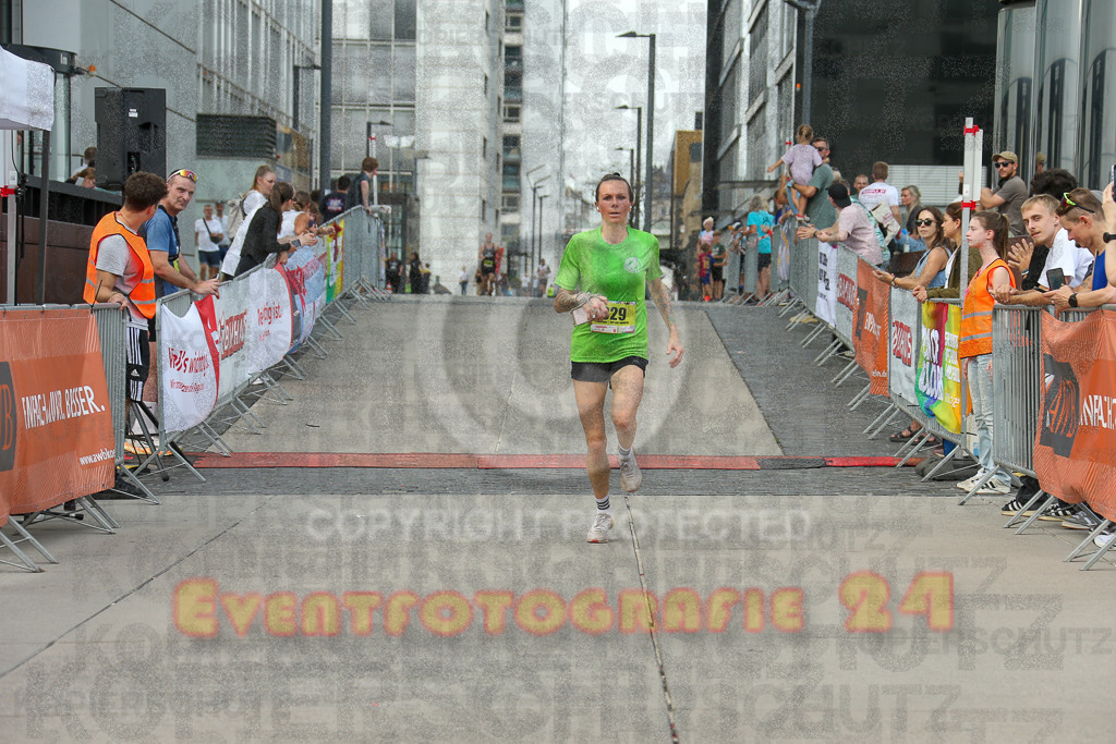 250920_1516_EX1_8701 | Sportfotografie im Rhein-Sieg Kreis, Köln, Bonn, NRW, Rheinland Pfalz, Hessen, etc. Unser Tätigkeitsfeld umfasst den Laufsport vom Volkslauf über den Marathon, Duathlon, Triathon bis zum Ultralauf wie Kölnpfad Ultra oder Schindertrail.