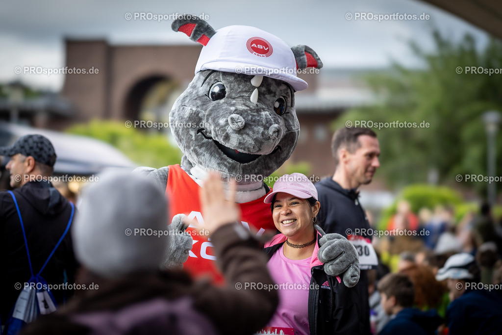 22. ASV Nachtlauf; Koeln, 28.05.25 | Impressionen vom 22. ASV Nachtlauf am 28.05.25 am Tanzbrunnen in Koeln. Foto: BEAUTIFUL SPORTS/Leah Kohring