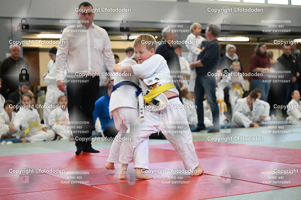 DSC_2642 | Till Niehuisen / TuS Holtriem gegen Charlotte Bär / BSC Burhafe