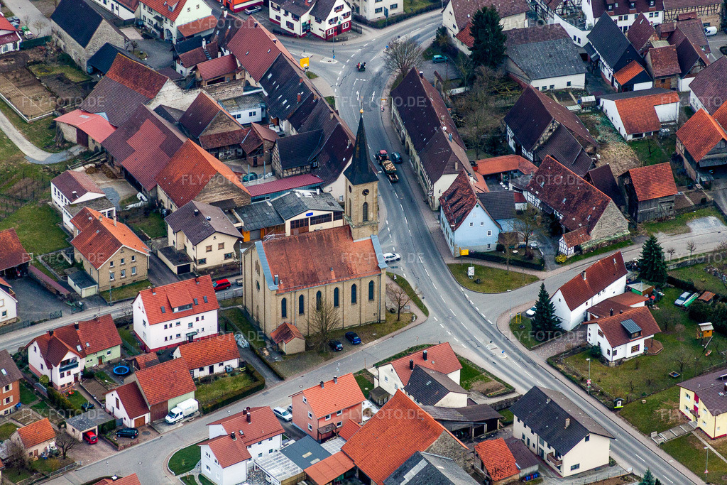 Luftbild: Kirchenturm und Turm- Dach am der Evangelisches Pfarrei-Richen im Ortsteil Richen in Eppingen im Bundesland Baden-Württemberg in Deutschland. – Foto: IMG_38205.jpg vom 12.03.2011 durch Werner Riehm/FLY-FOTO.de – Auflösung des Originals: 4752 x 3168 px