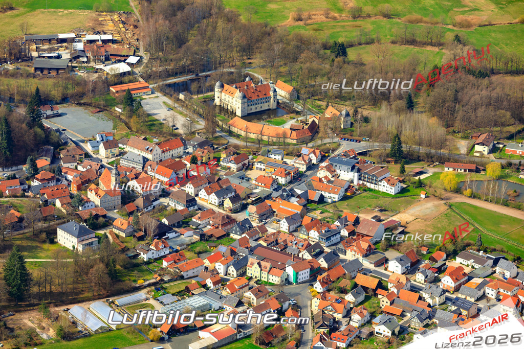Die Luftbildaufnahme Mitwitz -  wurde 2019 mittels Flugzeug (keine Drohne) erstellt. Perfekte Schärfe und Druck- Ergebnisse- Garantiert!
