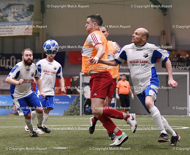 Hallenfussball; Stadtteilpokal Horb 2018/2019 | Hallenfussball; Stadtpokal Horb 2018/2019   28.12.201837. Turnier Ausrichter FV Ahldorf Gruppe BSG Talheim I (Mitte) - SG Ahldorf /Muehlen 3 (Blau/Weiss)FOTO: ULMER PressebildagenturxxNOxMODELxRELEASExxDie Abklaerung von Persoenlichkeitsrechten abgebildeter Personen obliegt dem Nutzer bzw. Auftraggeber.