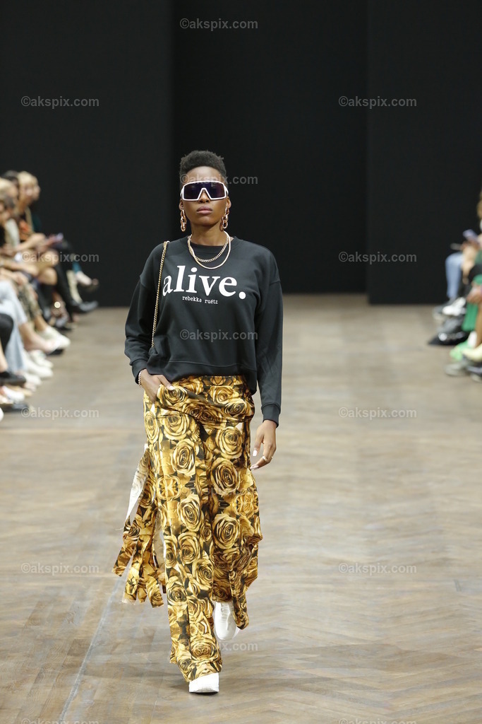 _76A4379 | Die Bildagentur Akspix ist eine Online-Bildagentur und bietet professionelles und kreatives Bildmaterial Royalty free und Rights Managed. Bildarchiv Akspix bietet eine große Auswahl an kreativen und klassischen Motiven.Frankfurt Fotograf, Fotoshooting