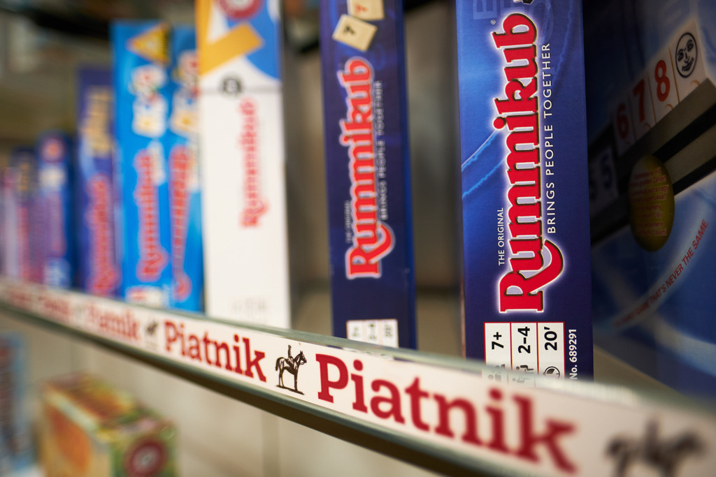 Piatnik Rummykub | Wien, Austria - April 07, 2021: Piatnik &amp; Söhne Spieleverlag; Piatnik Rummykub. - Realisiert mit Pictrs.com