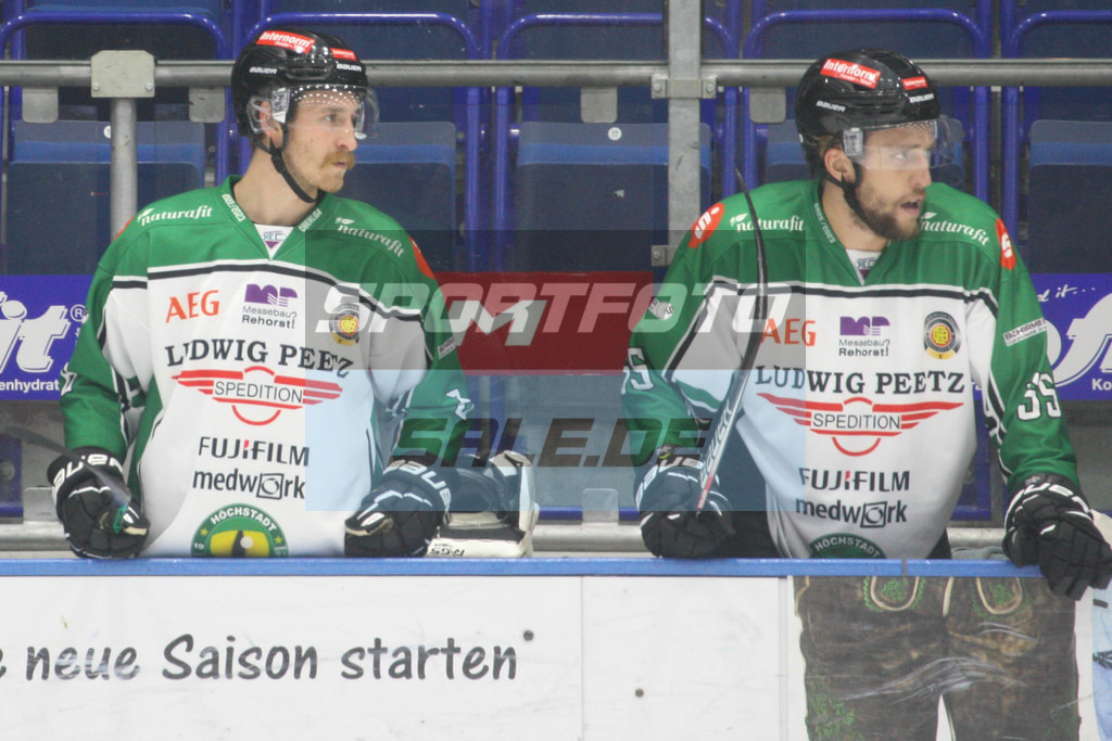 SC Riessersee - Höchstadt Alligators | V. l.: Tom Horschel und Jakob Farode - Eishockey Oberliga Süd SC Riessersee - Höchstadt Alligators - © Sportfoto-Sale (MK) - Realisiert mit Pictrs.com