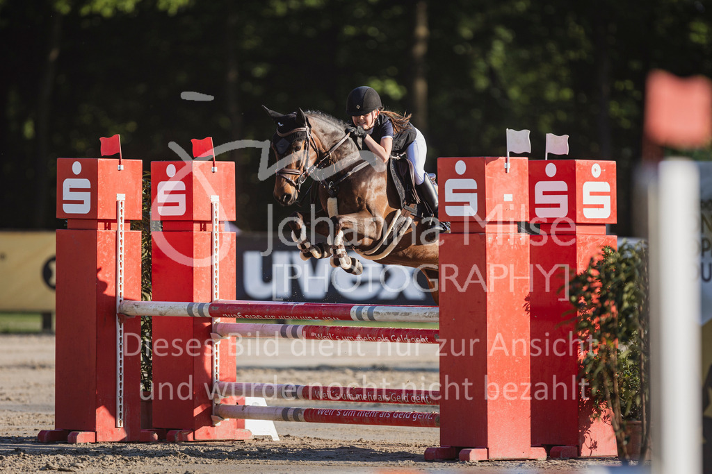 250501_MünsterHandorf_PonyTrophy-344 | Deine schönsten Turniermomente als professionelle Fotos! Entdecke hochwertige Pferdesport-Fotografie im Online-Shop. Jetzt Fotos finden & bestellen!