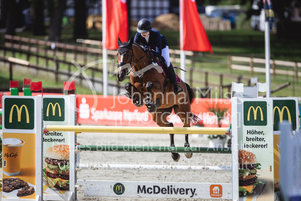 240714_BHO_M2-Spr-1-232 | Deine schönsten Turniermomente als professionelle Fotos! Entdecke hochwertige Pferdesport-Fotografie im Online-Shop. Jetzt Fotos finden & bestellen!