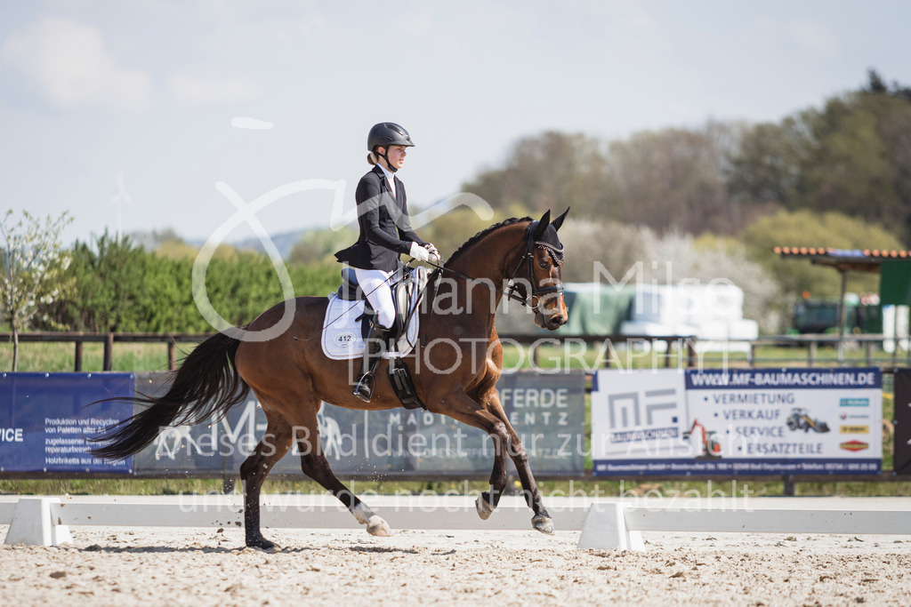 250416_Dressurpferde-L-242 | Deine schönsten Turniermomente als professionelle Fotos! Entdecke hochwertige Pferdesport-Fotografie im Online-Shop. Jetzt Fotos finden & bestellen!