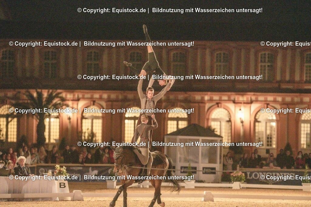 20230527_Voltigieren_NASPA_Flutlicht_1238 | equistock