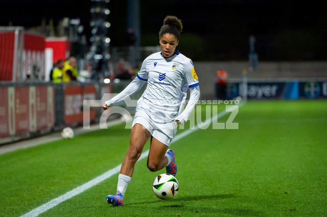 20241007NSZ_9928 | Josephine Bonsu (Carl Zeiss Jena,No.23)DEU, Leverkusen, 07.10.2024 Fußball, Frauen, Google Pixel Frauen-Bundesliga, Saison 2024/2025, 5. Spieltag, Bayer 04 Leverkusen - FC Carl Zeiss JenaDIE DFB-RICHTLINIEN UNTERSAGEN JEGLICHE NUTZUNG VON FOTOS ALS SEQUENZBILDER UND/ODER VIDEOÄHNLICHE FOTOSTRECKEN - Realisiert mit Pictrs.com