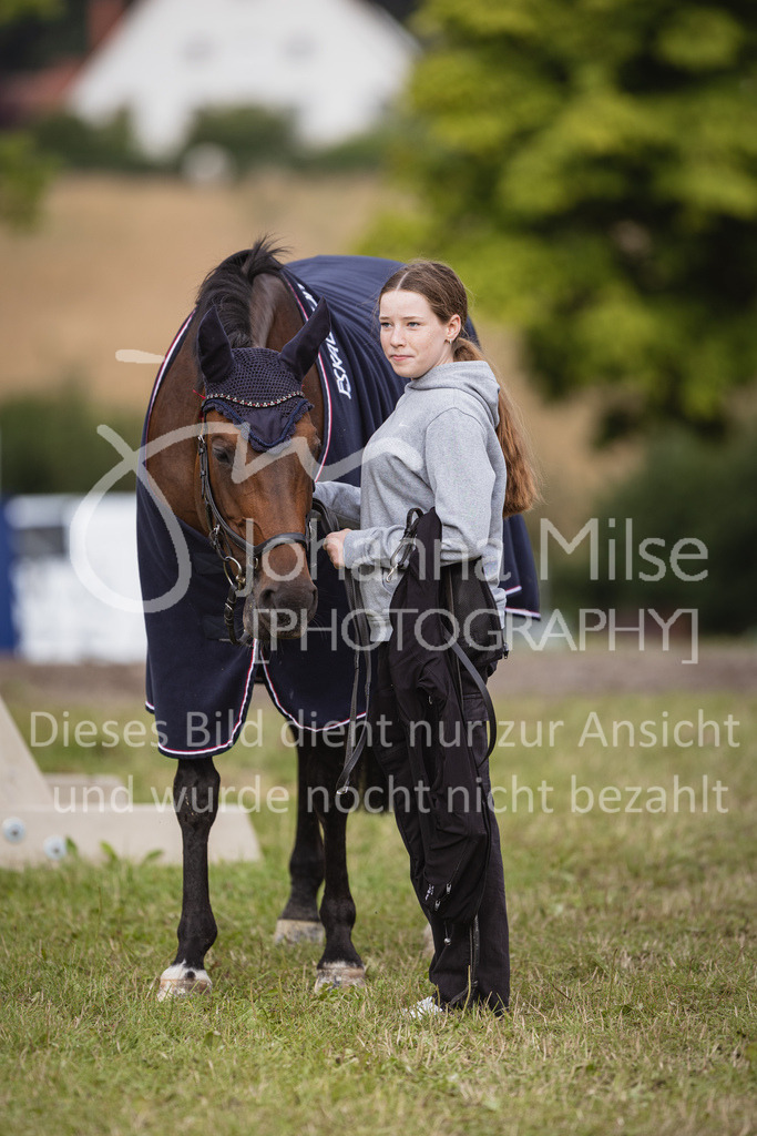 230730_BHO_M1-Spr-309 | Deine schönsten Turniermomente als professionelle Fotos! Entdecke hochwertige Pferdesport-Fotografie im Online-Shop. Jetzt Fotos finden & bestellen!