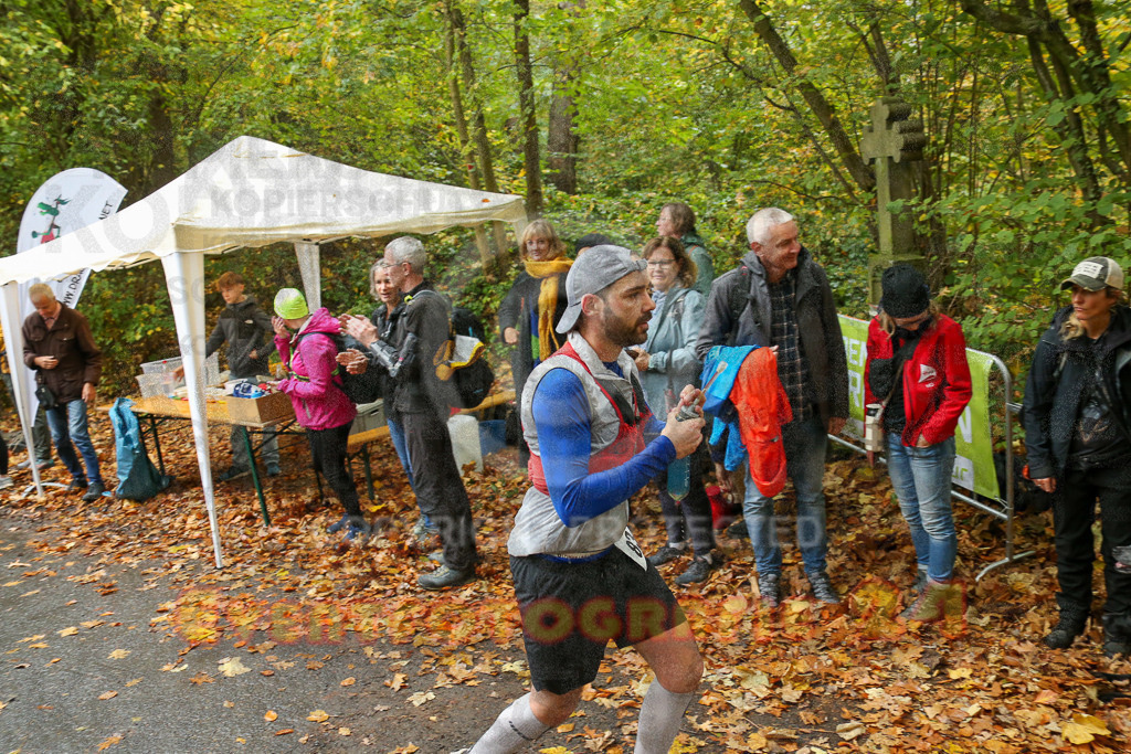 241027_1000_EX1_3432 | Sportfotografie im Rhein-Sieg Kreis, Köln, Bonn, NRW, Rheinland Pfalz, Hessen, etc. Unser Tätigkeitsfeld umfasst den Laufsport vom Volkslauf über den Marathon, Duathlon, Triathon bis zum Ultralauf wie Kölnpfad Ultra oder Schindertrail.
