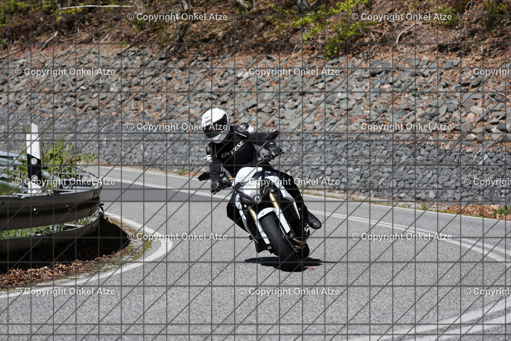 IMG_7425 | Fotograf am Kyffhäuser. Onkel Atze. Kyffhäuser Rennstrecke. Café36. Motorsportfotografie. - Realisiert mit Pictrs.com