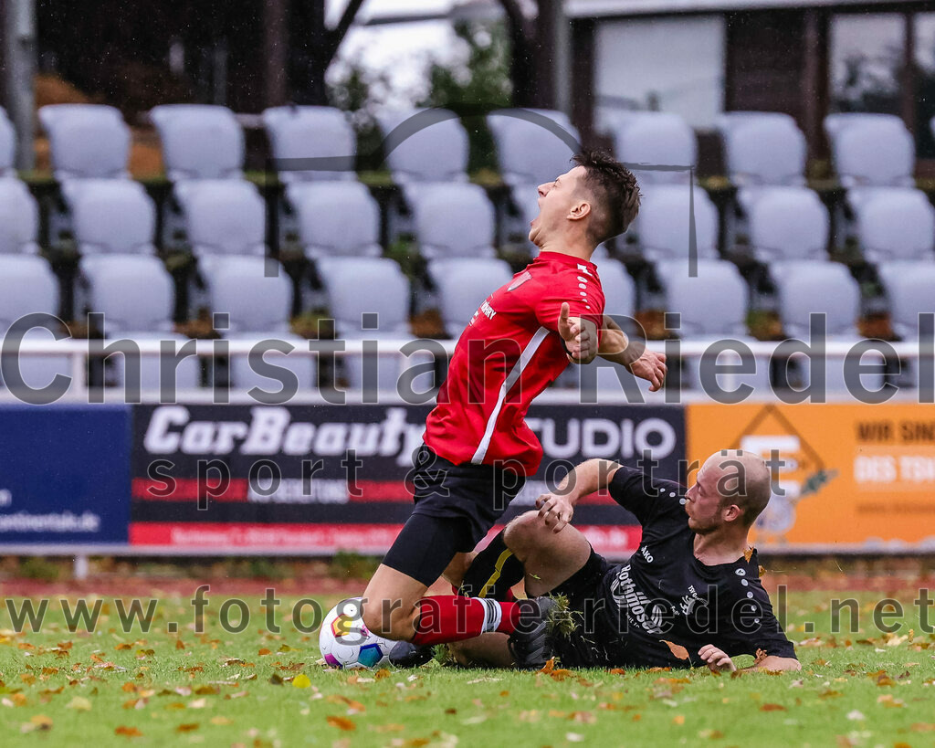 2023-08-27_084_TSV_Zorneding_II_gegen_TSV_Grafing_II | Zorneding, Deutschland, 27.08.2023:
Fußball, A-Klasse 2023 / 2024, 2. Spieltag, TSV Zorneding II gegen TSV Grafing II, Endergebnis: 5:1

Dennis Duwel (TSV Zorneding, #11), Marinus Kinzl (TSV Grafing, #16)

Foto: Christian Riedel / fotografie-riedel.net