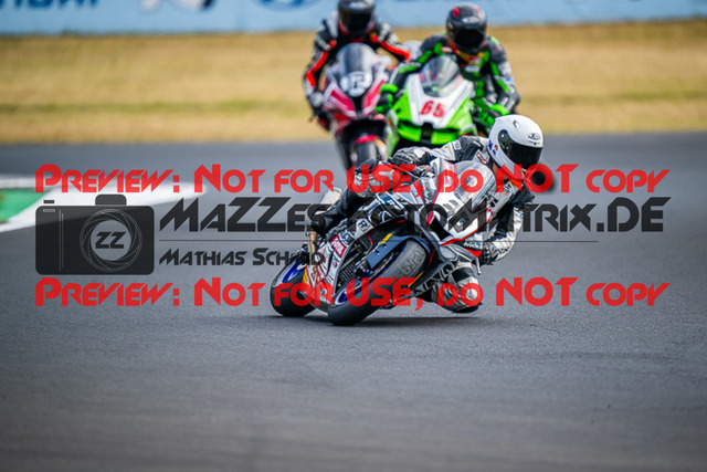 MaZZes_FotoMatrix_220625_2123 | PROSUPERSTOCK