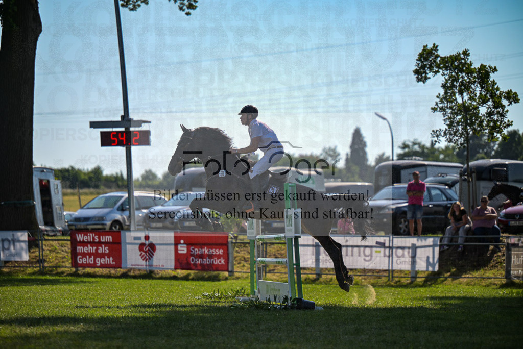 Reitturnier Voxtrup | Entdecke hochwertige Reitturnierfotos von Foto Oger. Professionell, emotional und authentisch – jetzt Lieblingsmomente im Shop bestellen.Deutschlandweite Turnierfotografie. - Realisiert mit Pictrs.com