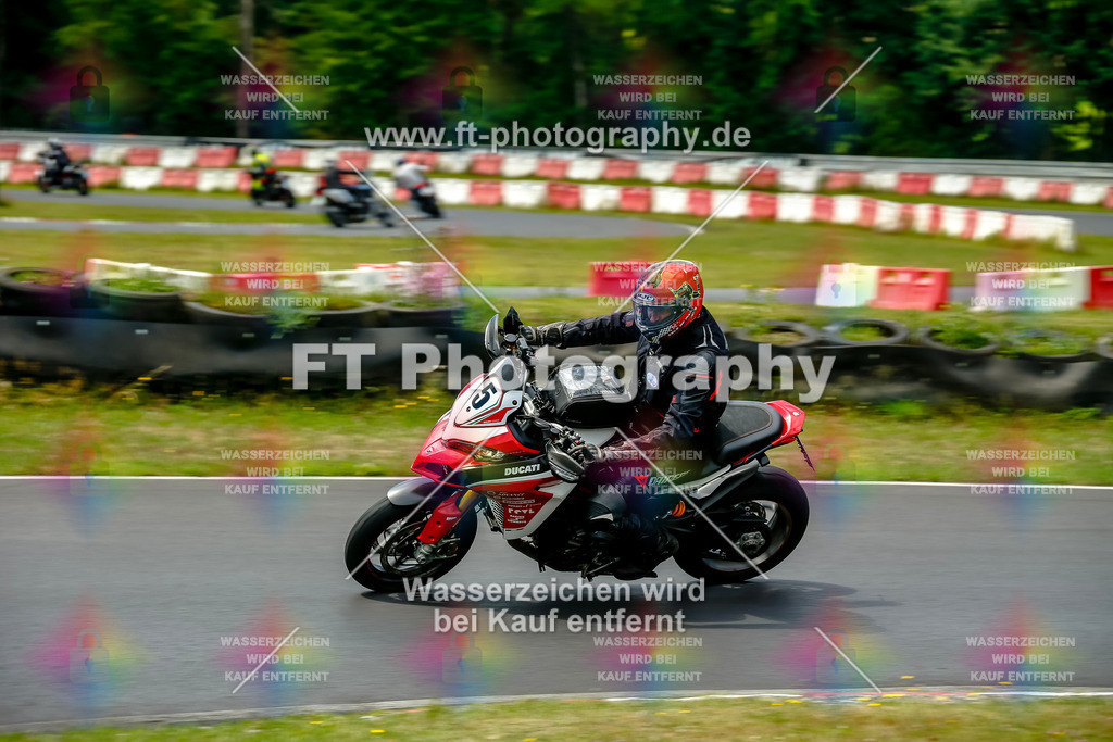 VBK-4837 | Hier findet Ihr Bilder von Touristenfahrten auf der Nürburgring Nordschleife oder von anderen Veranstaltungen die ich besucht habe. Viel Spass beim Durch Schauen 
